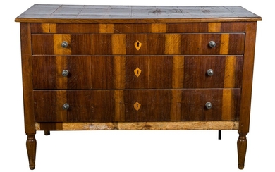 Chest of drawers veneered in walnut mid 19th century