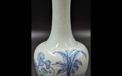 Chinese Blue And White Porcelain Long Necked Vase With Double Ring Six Character Mark