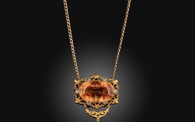 Collier en topaze, perle naturelle et diamant, fin du 19ème siècle, serti d'une topaze ovale,...