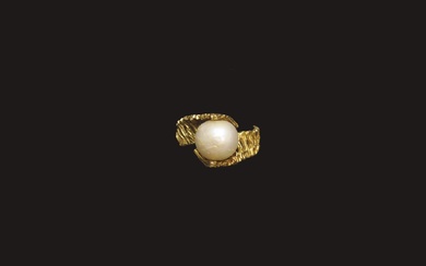 Cultured pearl gold ring