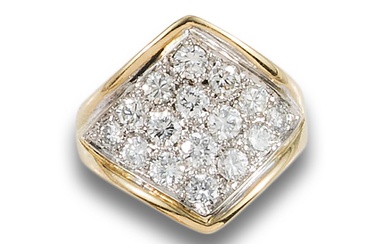 DIAMOND RING, IN WHITE AND YELLOW GOLD