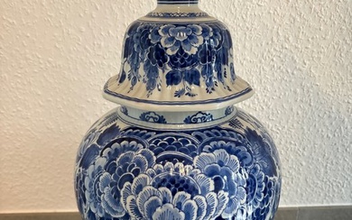 De Porceleyne Fles, Delft - Lidded vase - Ceramic