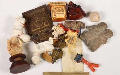 Diverse Aziatische objects de vertu, 19e/20e eeuw;