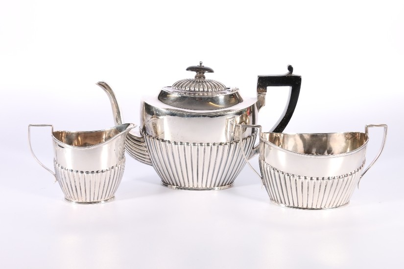 Edward VII Art Nouveau period silver three piece tea set wit...