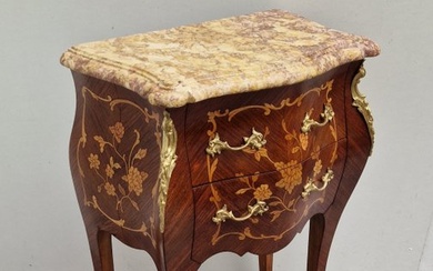 Exceptionele Bombée Commode in Marquetry - Commode - Gilt bronze, Mahogany, Marble, Satinwood