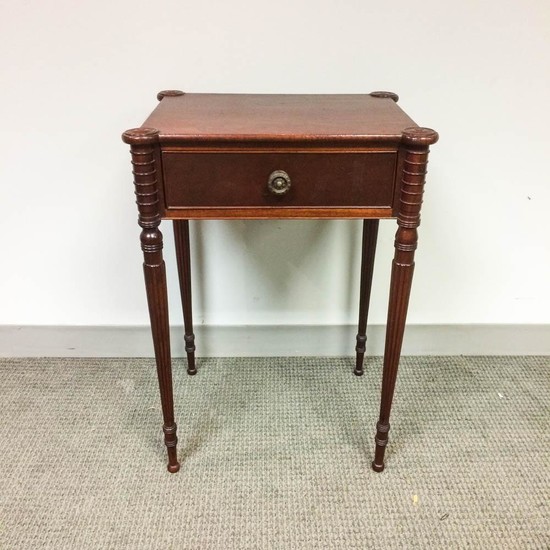 Federal-style Turned Mahogany One-drawer Stand