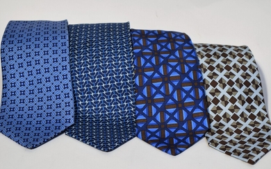 HERMES. Ensemble de 4 cravates dans les tons bleu/brun. Très bon état. Pure soie.