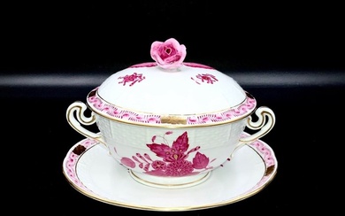 Herend - Exquisite Soup Cup with Rose Knob Lid and Saucer - "Apponyi Pink" - Soup bowl - Hand Painted Porcelain