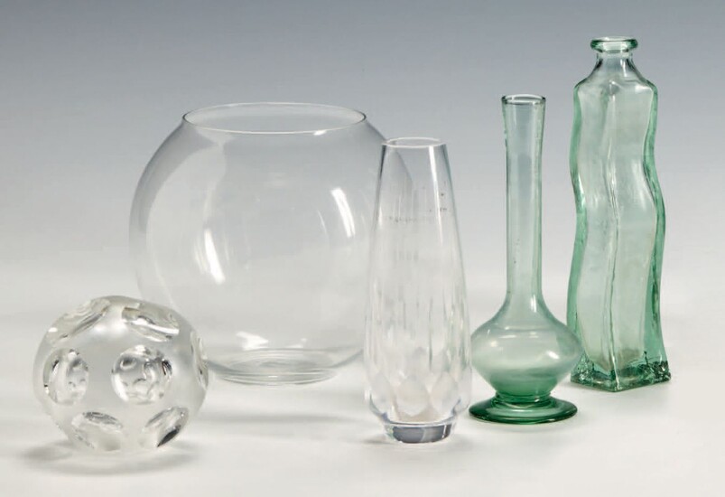 Insieme di cinque vasi in vetro, di cui due... - Lot 503 - Pierre Bergé & Associés
