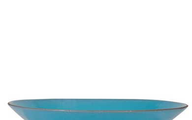 JEAN PAYEN (1928-2015) Grande coupe circulaire et creuse. Épreuve en céramique émaillée bleu. Signé du...