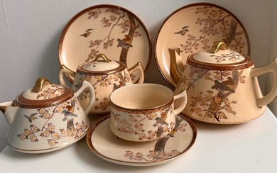 Japanese satsuma /Part Tea set - Ceramic - Marked 'Kazan' 旭山 - Japan - Taishō period (1912-1926)