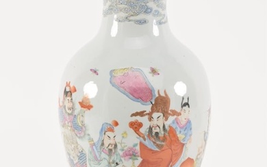 Large 19th century Chinese famille rose porcelain vase. Decoration of figures in a procession and a