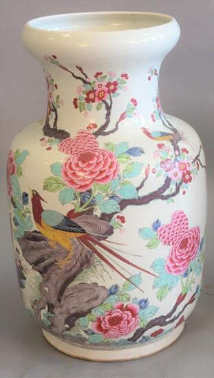 Large Chinese porcelain vase with painted phoenix bird
