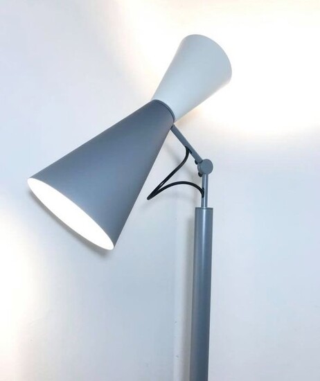 Le Corbusier - Nemo Cassina - Parliament floor lamp