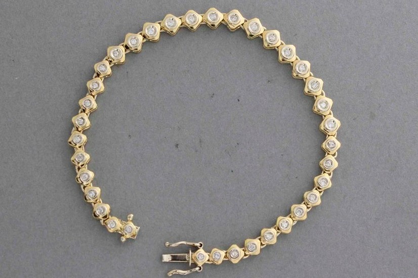 Line bracelet in gold set with brilliants -...