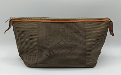 Louis Vuitton - Trousse de toilette toile - Damier géant Makeup bag
