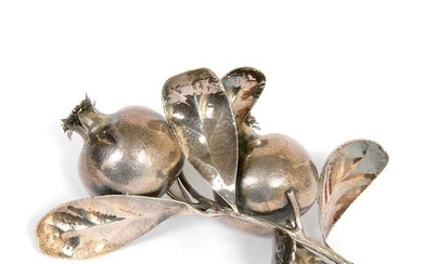 Mario BUCCELLATI "Branche de grenadier" Centerpiece in embossed silver (925‰), finely