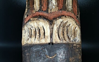 Mask - Wood and rafia - Lilwa - Lengola - Congo - 31 cm