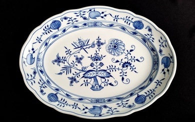 Meissen - Table service - Onion pattern XL serving plate approx. 41 x 29.5cm - Porcelain