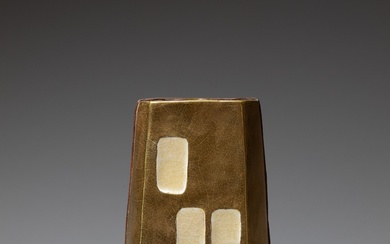 Mithé ESPELT (1923-2020). Pied de lampe modèle "Pyramide" en céramique émaillée dorée craquelée et verre...