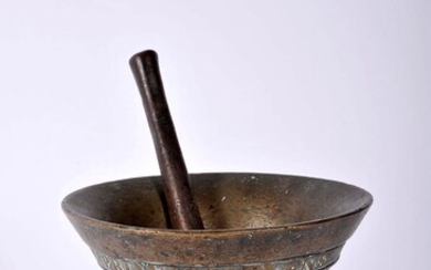 Mortar with large pestle