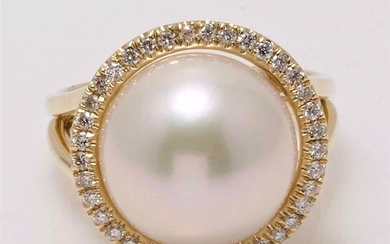 No reserve price - 14 kt. Yellow Gold - 13.8mm Round Edison Pearl - Ring - 0.37 ct