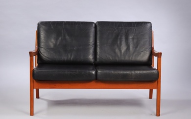 Ole Wanscher. Two-person sofa in black leather, model 'Senator'
