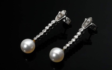 Pair of white gold 750 drop earrings with diamonds (total approx. 0.46ct/VSI-SI/W) and cultured pearls (Ø 8.8cm), 6.8g, l. 3.6cm
