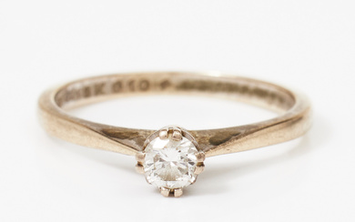 RING, 18k rhodium plated white gold, brilliant cut diamond 0,25 ct, according to engraving, Guldfynd AB, 1981.