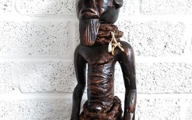 Reliquary (1) - Iron, Shell, Straw, Wood - Bembe seated figure - Bembe - Africa