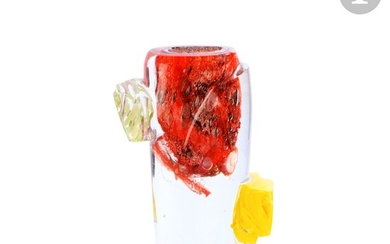 René DENIEL (France, né en 1947) Vase en verre soufflé rouge en partie haute, deux...