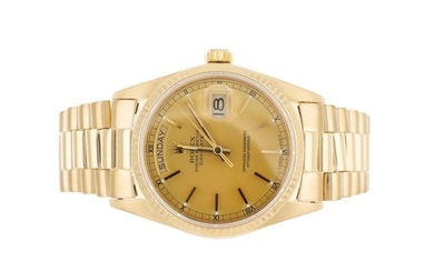 Rolex Day-Date Yellow Gold Gold Dial bracelet