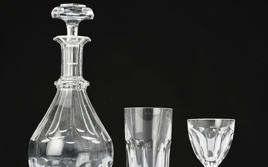 SAINT LOUIS Partie de service de verres en cristal comprenant : Carafe en cristal taillé,...