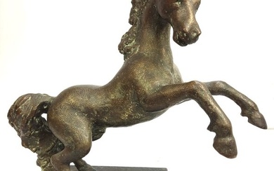 Sculpture, A large prancing horse (height 47,5 cm, weight 28,12 kg), indistinctly signed - 47.5 cm - Bronze - 1988