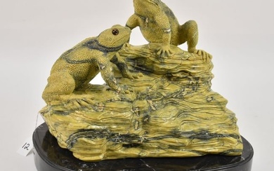 Serpentine Sculpture of Two Frogs on a Rock Formation, 20th Century - A highly detailed carved
