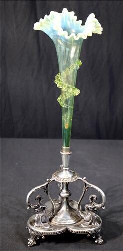 Single silver-plate epergne with vaseline glass