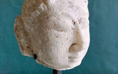 Small marble head of Tirthankara - Marble - India - 17th century