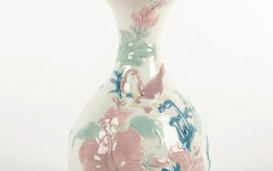 Sparrow Vase 1005564 - Lladro Porcelain Figurine