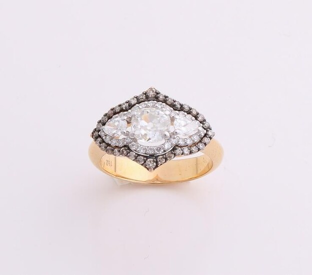 Special yellow gold ring, 750/000, with diamonds. Ring