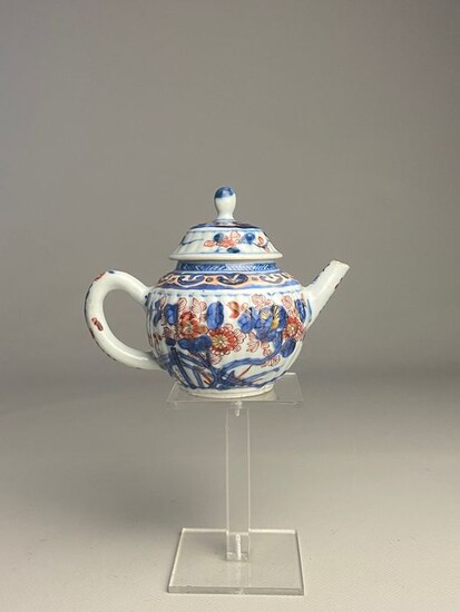 Teapot - Porcelain - China - Kangxi (1662-1722)