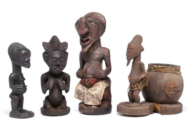 Three ancestor figures and mouse oracle. Songye, Baulé and Luba style. H. 26–37 cm. (4)