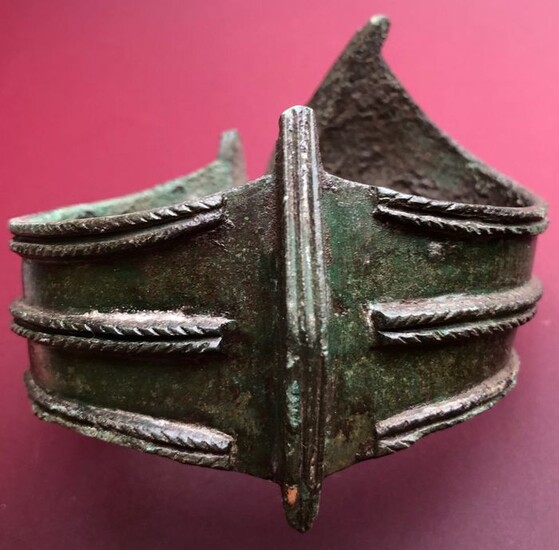 Viking Bronze Stylish massive Bracelet with 3 Paralel embossed pseudo rope horizontal lines&vertical forming Cross