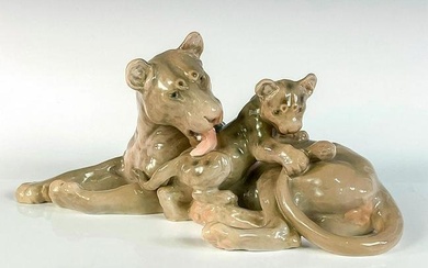 Vintage Bing & Grondahl Figurine, Lioness with Cub 2268