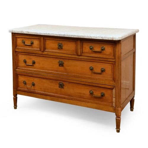 Walnut chest of drawers opening by three drawers on three...