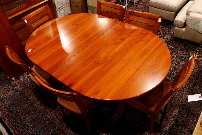 (lot of 8) Moderne dining suite executed in cherry