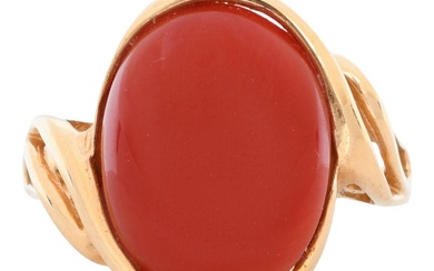 14K YELLOW GOLD RED CORAL RING