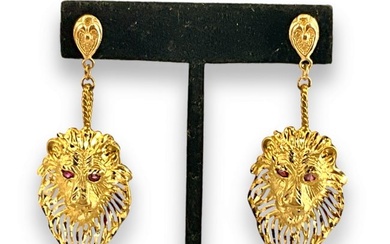 14kt Yellow Gold Lion Earrings