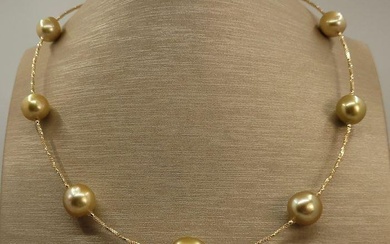 18 kt. Yellow Gold - 11x13mm Golden South Sea Pearls - Necklace