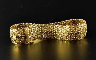 18K Gold Ladies Figure 8 Link Bracelet