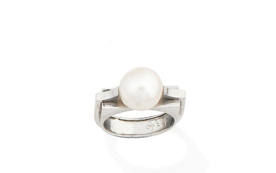 An Art Deco cultured pearl ring,, circa 1935